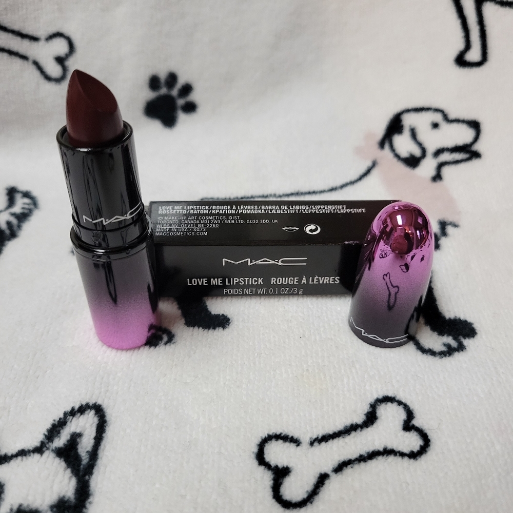 NIB MAC Love Me Lipstick- La Femme